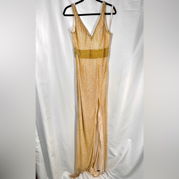 Mac Duggal Beaded V-Neck Evening Gown Gold Size 10 - Picture 6 of 16